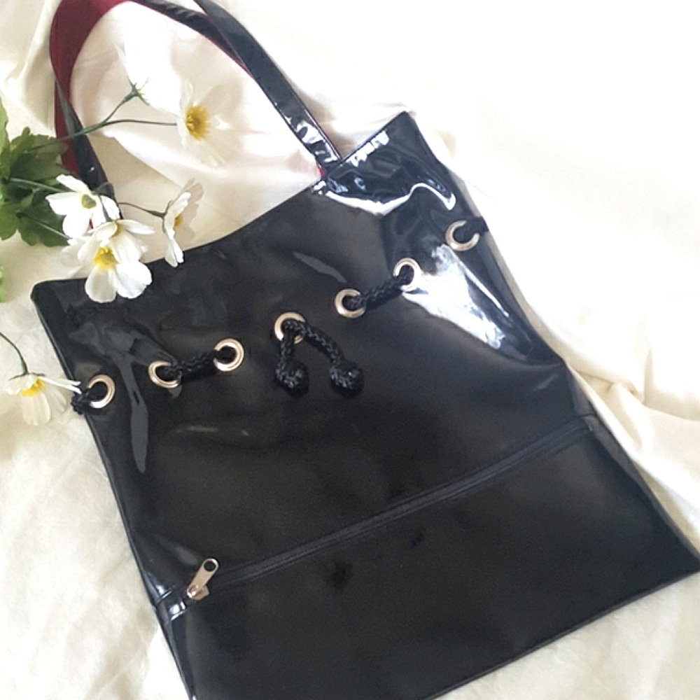 Vintage 90's-Y2K Black-Red Faux Patent Drawstring Tote Bag